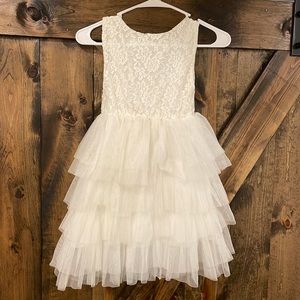 Girls size 8/10 medium tulle and lace white sleeveless knee length dress